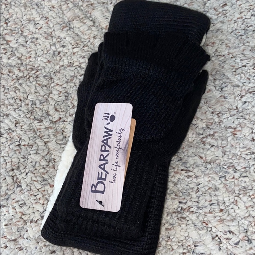 NWT Bear Paw Ear Muff and Glove Set